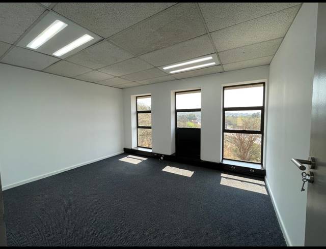 400M² OFFICE TO LET IN HURLINGHAM